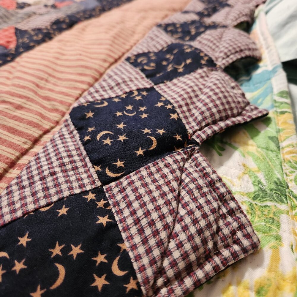 VTG Disney Mickey Minnie Mouse Cotton Patchwork Quilt Wallhanger - Picture 3 of 11